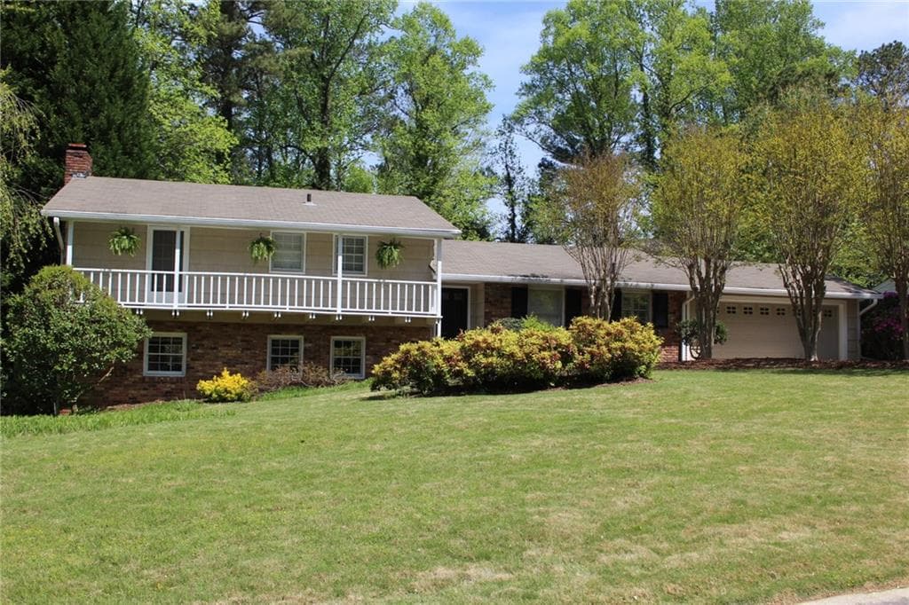 3 bedroom, 2,009 sq ft single family residence sold at 650 Amberidge Trail, Atlanta, GA 30328