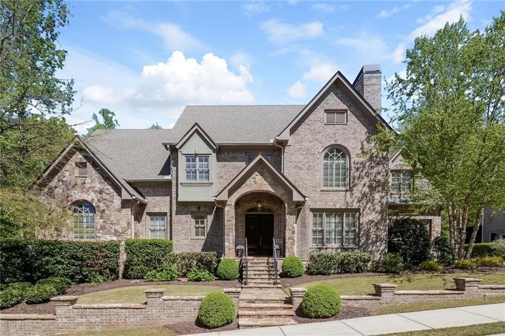 6 bedroom single family residence sold at 5035 Riverside Park Drive, Roswell, GA 30076