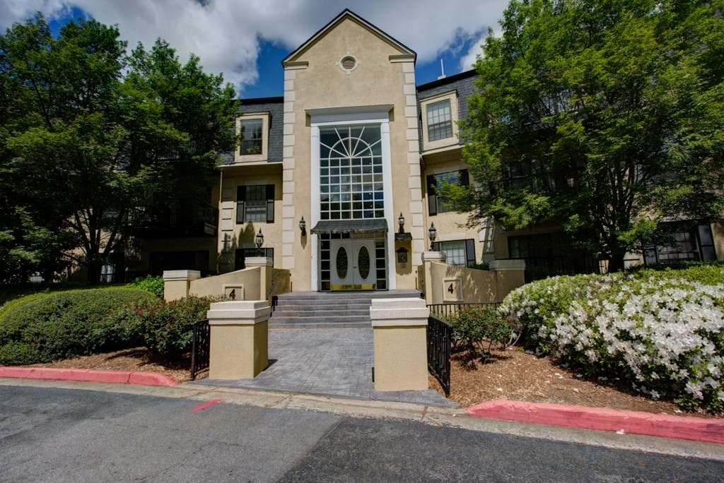 2 bedroom, 1,504 sq ft condominium sold at 4214 Pine Heights Drive 214, Atlanta, GA 30324