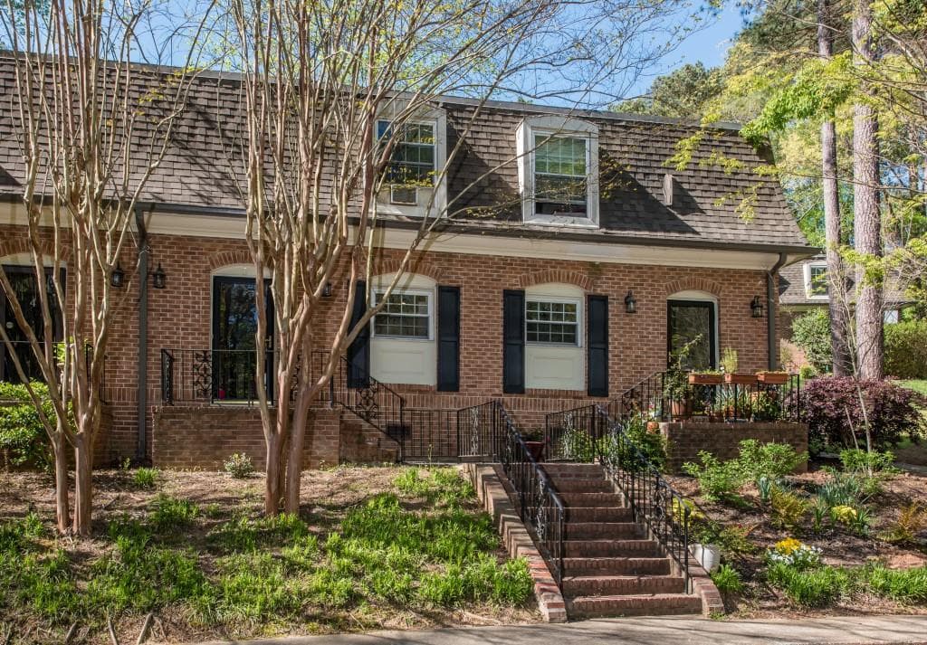 2 bedroom, 82,740 sq ft condominium sold at 1261 Lavista Road M5, Atlanta, GA 30324