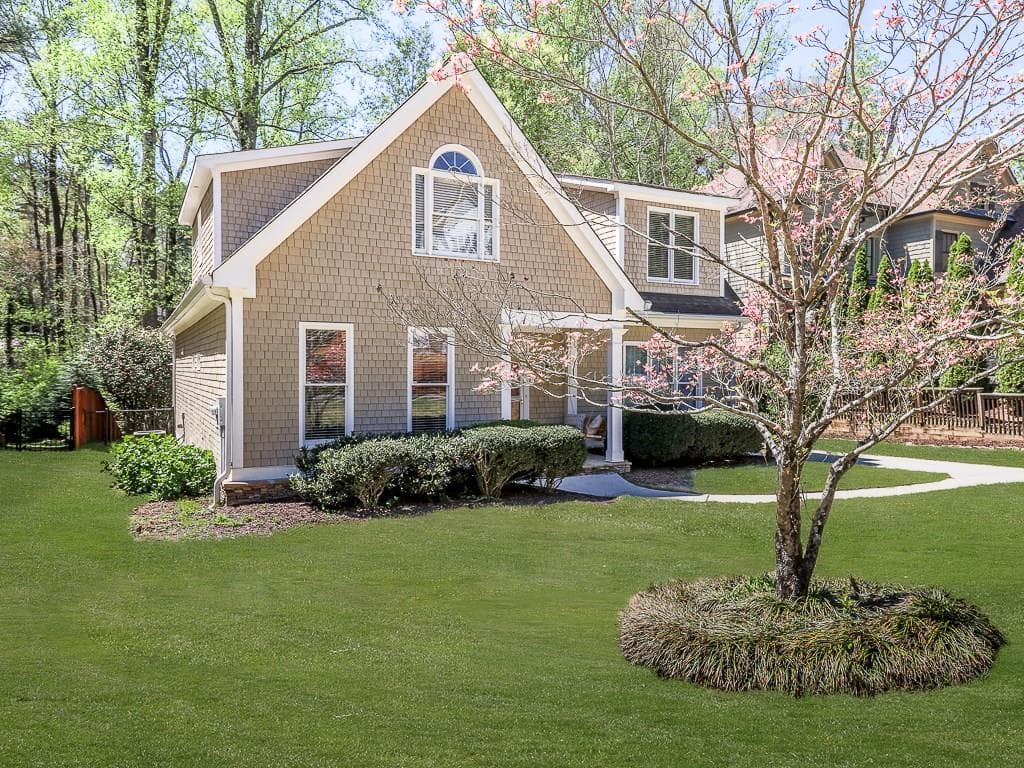 4 bedroom, 2,215 sq ft single family residence sold at 1627 Wayland Circle, Brookhaven, GA 30319
