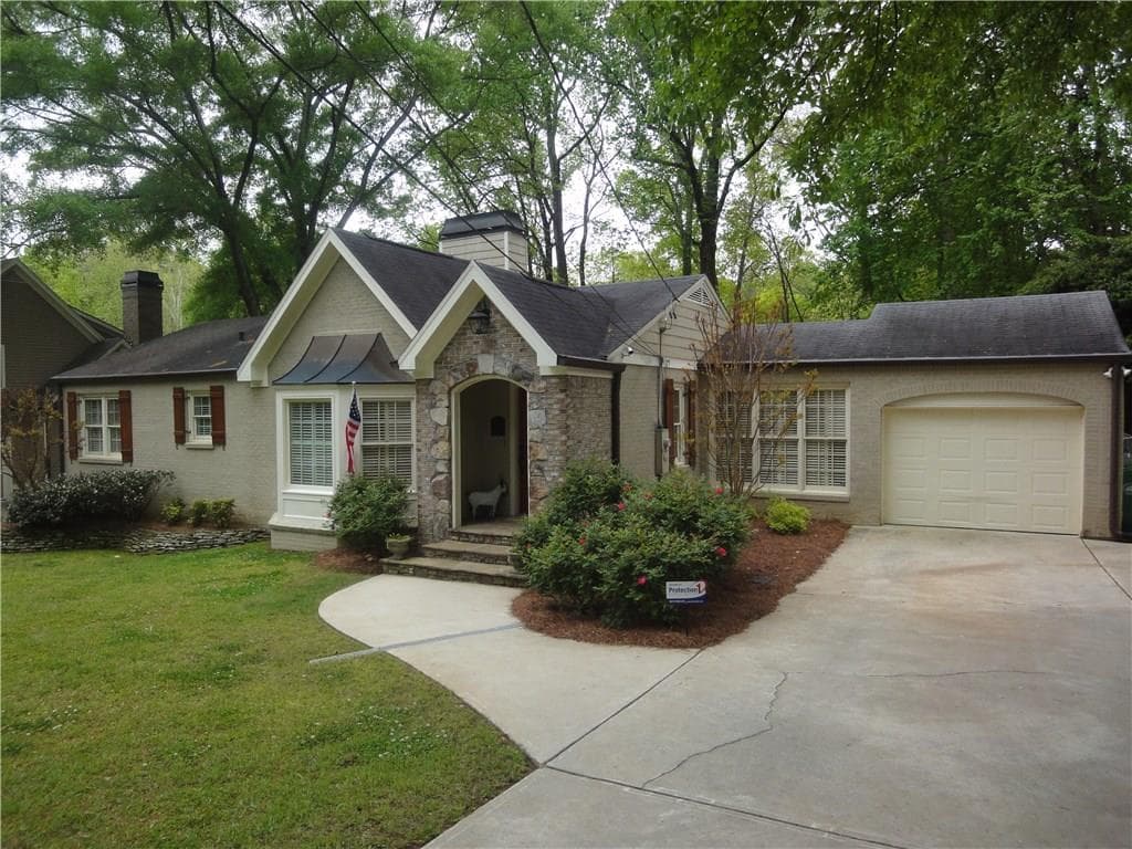 3 bedroom, 2,184 sq ft single family residence sold at 1217 Pine Ridge Road, Atlanta, GA 30324
