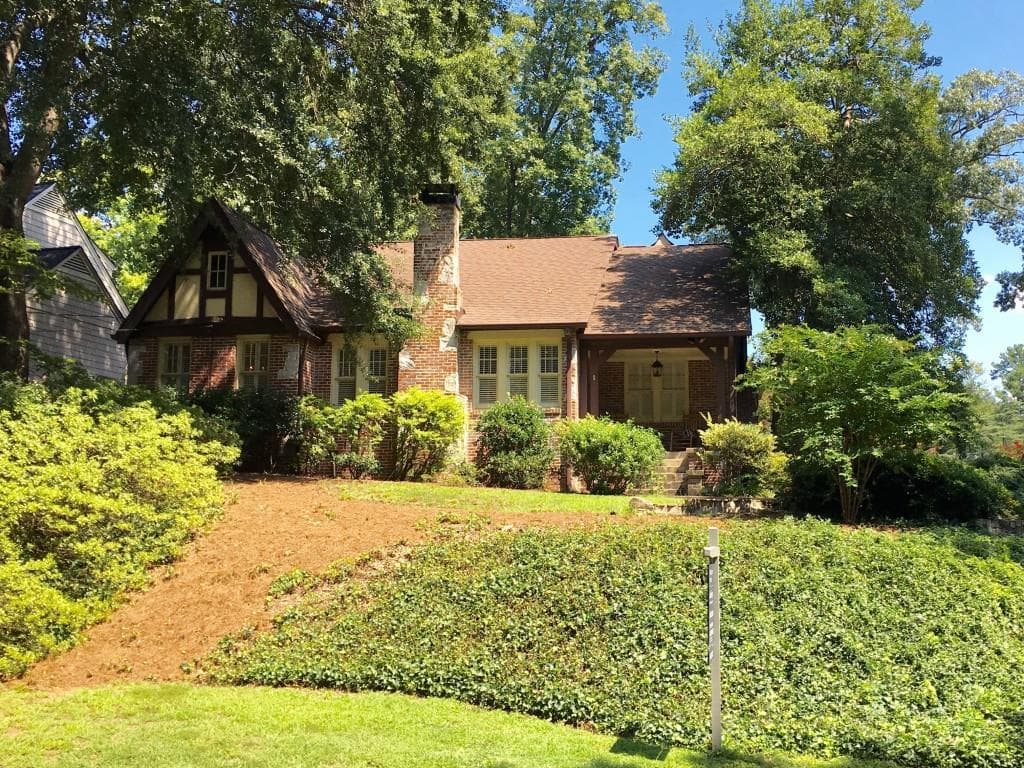 4 bedroom, 3,183 sq ft single family residence sold at 2727 N Hills Drive, Atlanta, GA 30305