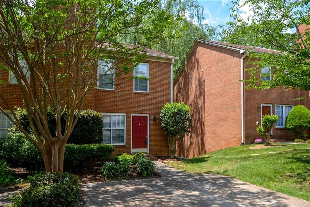 3 bedroom, 2,166 sq ft townhouse sold at 96 Davis Mill Court, Lawrenceville, GA 30044
