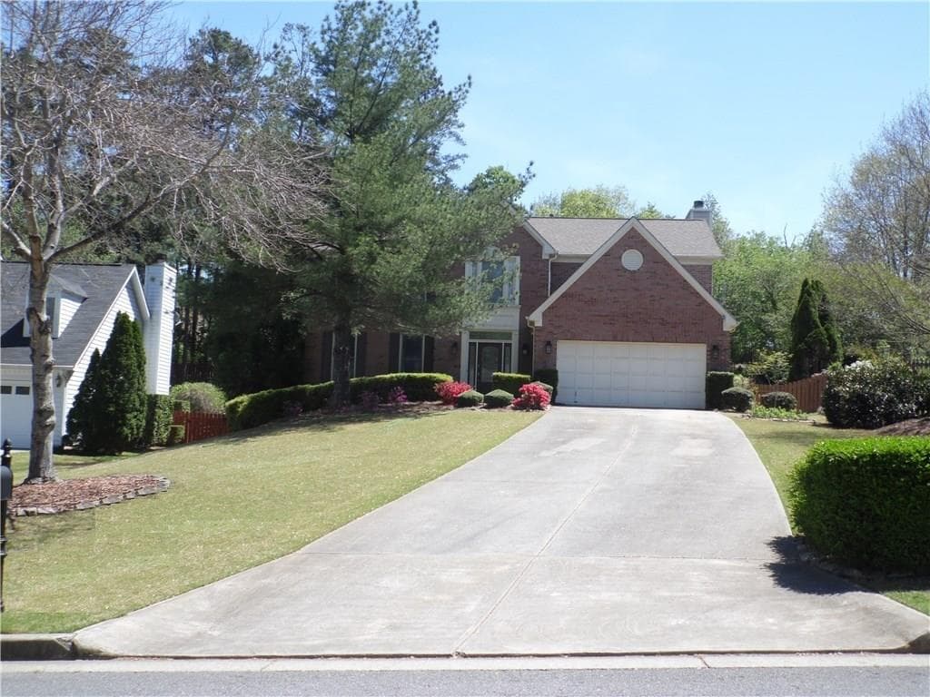 4 bedroom, 2,738 sq ft single family residence sold at 5500 Taylor Road, Alpharetta, GA 30022