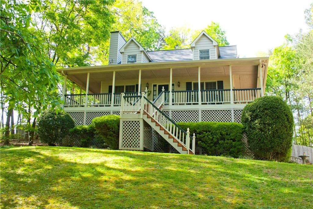 3 bedroom, 1,692 sq ft single family residence sold at 2205 Mills Wood Run, Canton, GA 30114