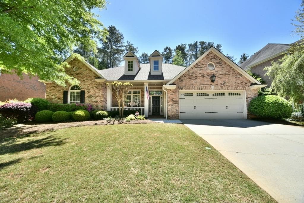 3 bedroom, 2,510 sq ft single family residence sold at 1065 Beacon Hill Crossing, Alpharetta, GA 30005