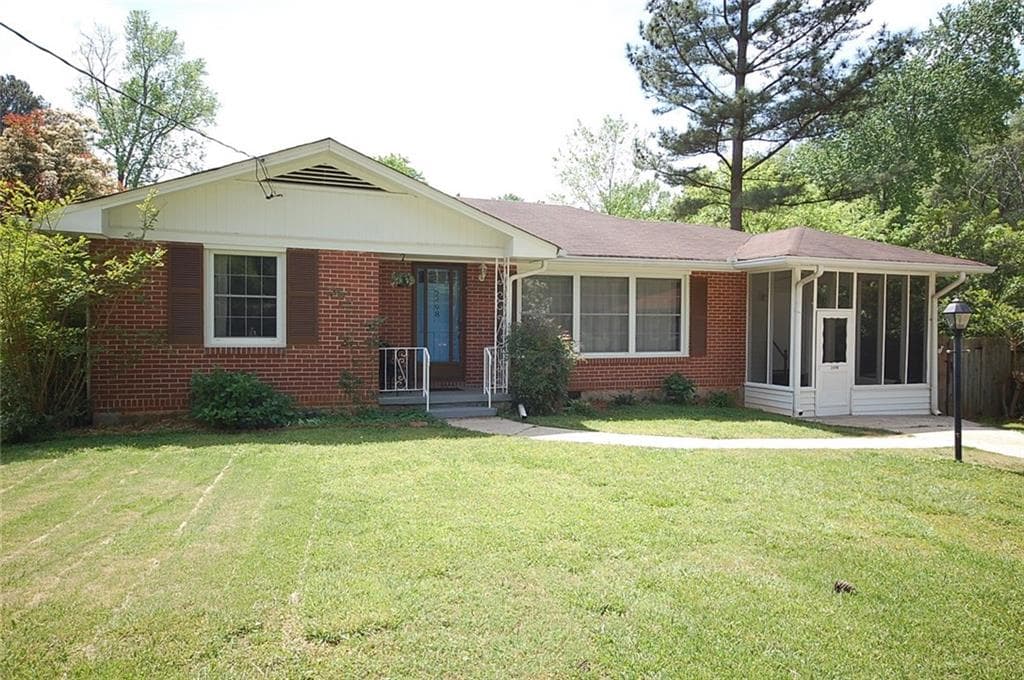 3 bedroom, 1,136 sq ft single family residence sold at 2498 Joiner Court, Decatur, GA 30033