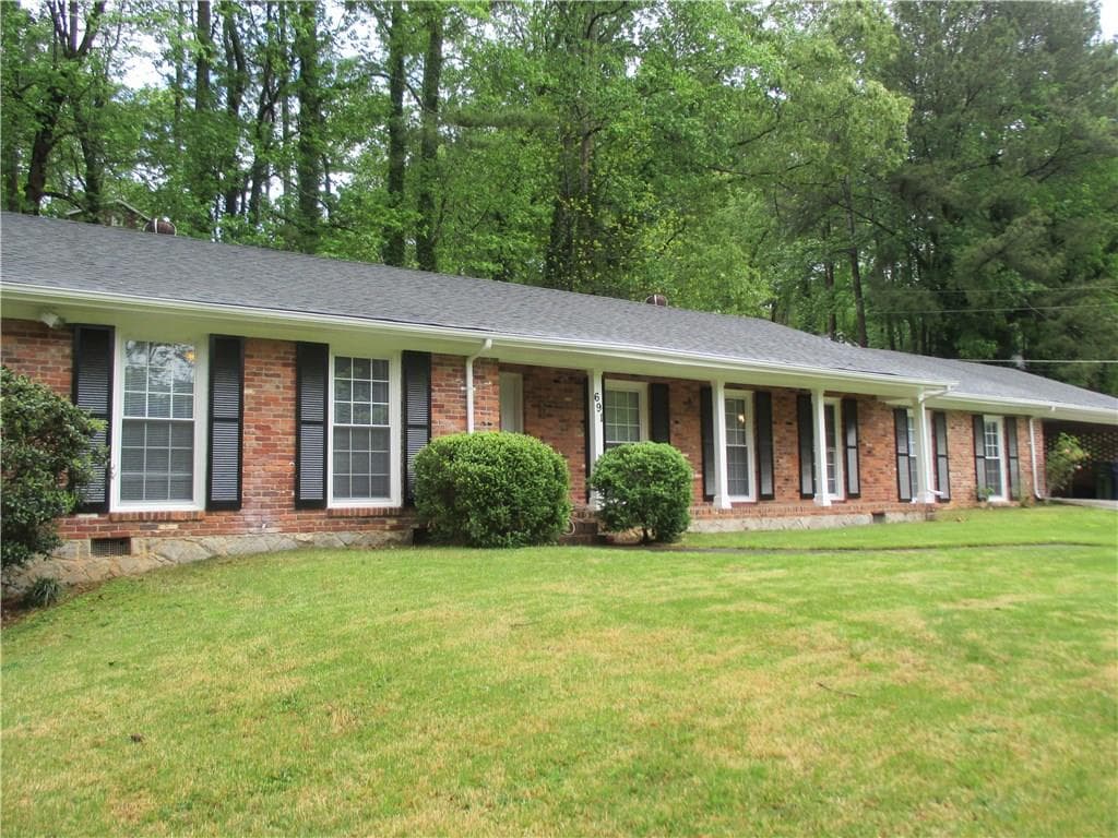 4 bedroom, 2,328 sq ft single family residence sold at 691 Lynn Valley Road, Atlanta, GA 30311
