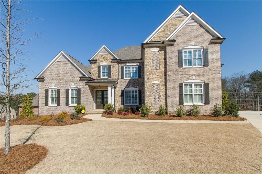5 bedroom, 5,556 sq ft single family residence sold at 10310 Autry Place, Alpharetta, GA 30022