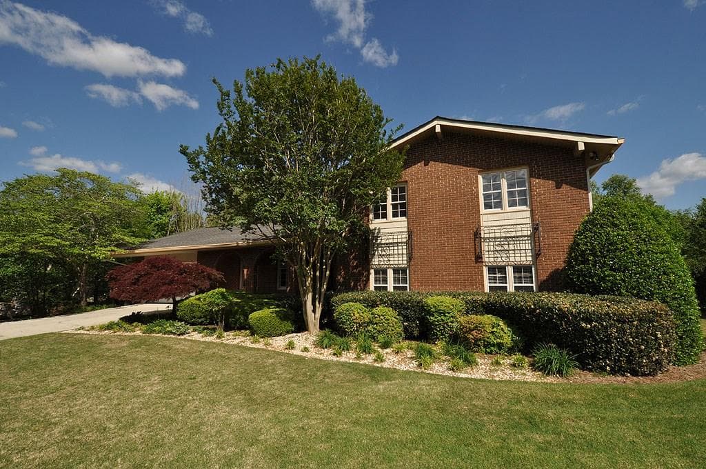 6 bedroom, 3,068 sq ft single family residence sold at 5217 Happy Hollow Road, Atlanta, GA 30360