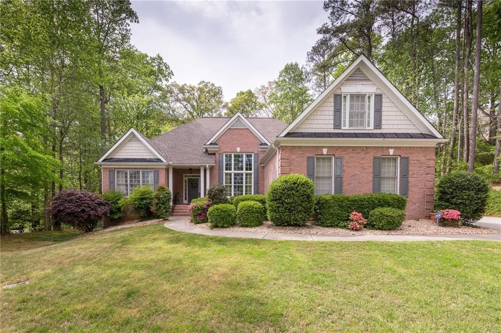 5 bedroom, 6,195 sq ft single family residence sold at 225 Hopewell Close Lane, Alpharetta, GA 30004