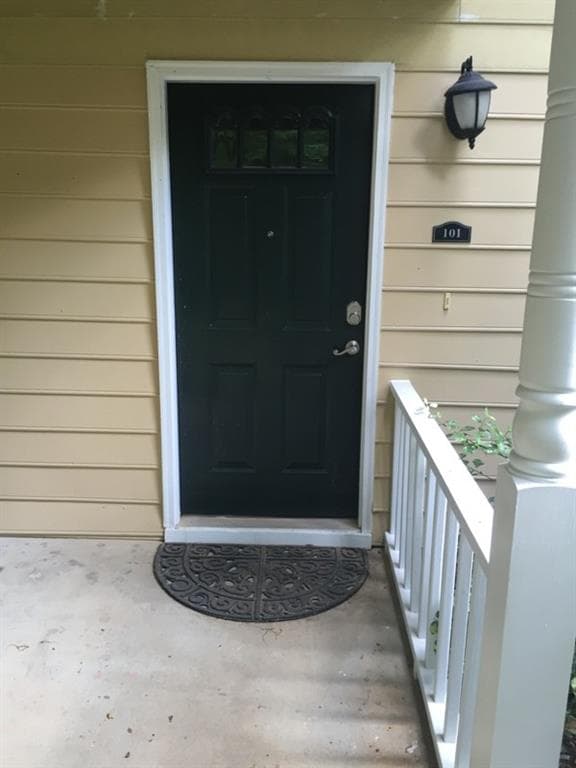 2 bedroom, 1,236 sq ft condominium sold at 4000 Riverlook Parkway 101, Marietta, GA 30067