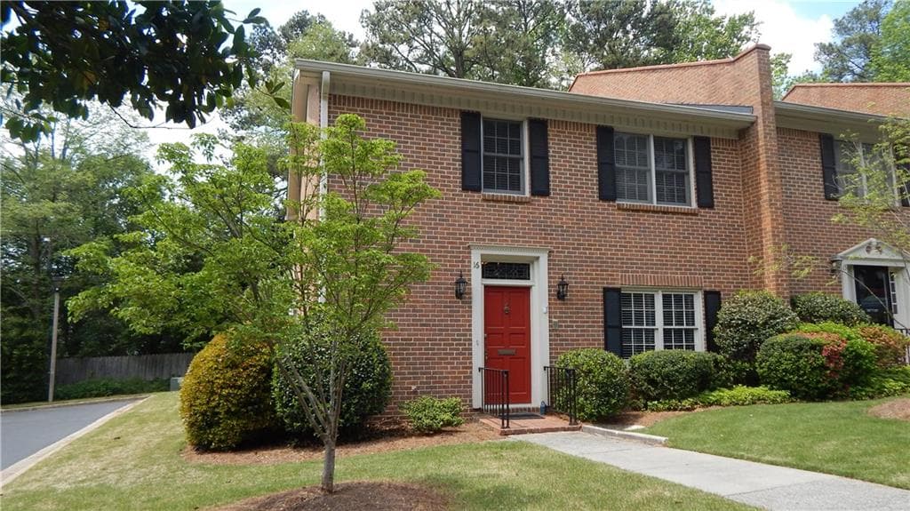 3 bedroom, 2,328 sq ft townhouse sold at 4101 Dunwoody Club Drive 16, Atlanta, GA 30350