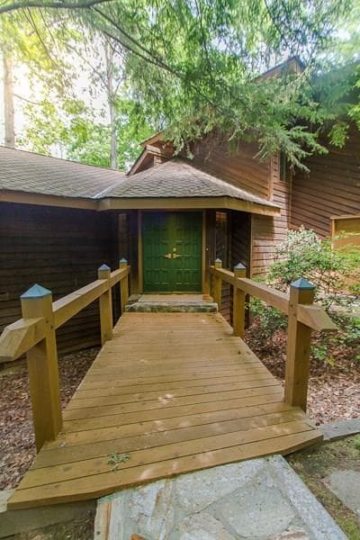 3 bedroom, 3,328 sq ft single family residence sold at 3048 Wellington Court, Atlanta, GA 30339