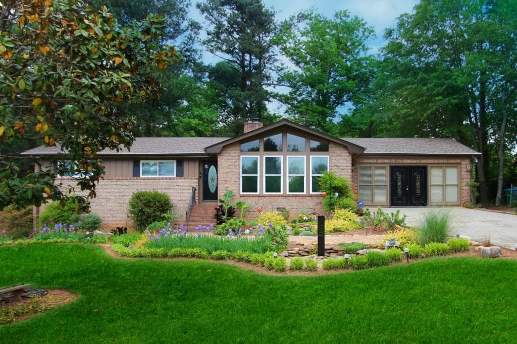 3 bedroom, 2,303 sq ft single family residence sold at 5173 N Hampton Ridge, Peachtree Corners, GA 30092