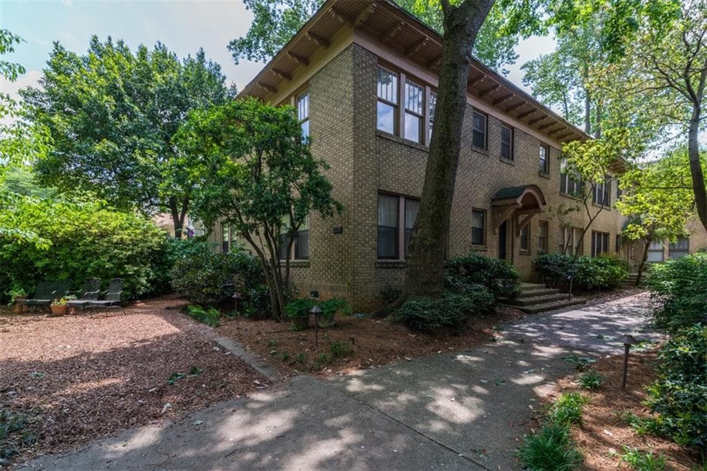1 bedroom, 730 sq ft condominium sold at 1125 Briarcliff Place 16, Atlanta, GA 30306