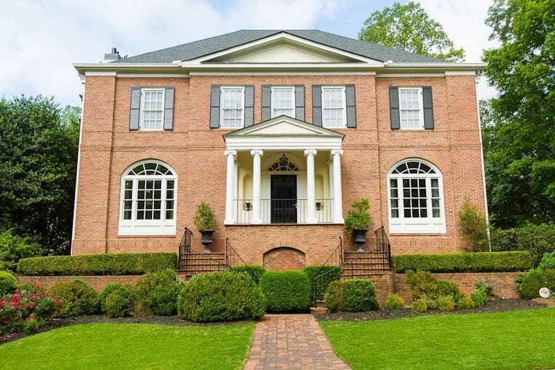 4 bedroom, 6,260 sq ft single family residence sold at 566 ARDEN OAK Court, Atlanta, GA 30305