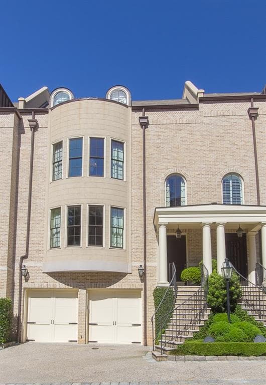 122 Old Ivy Road 12, Atlanta, GA 30309 — most recent listing photo