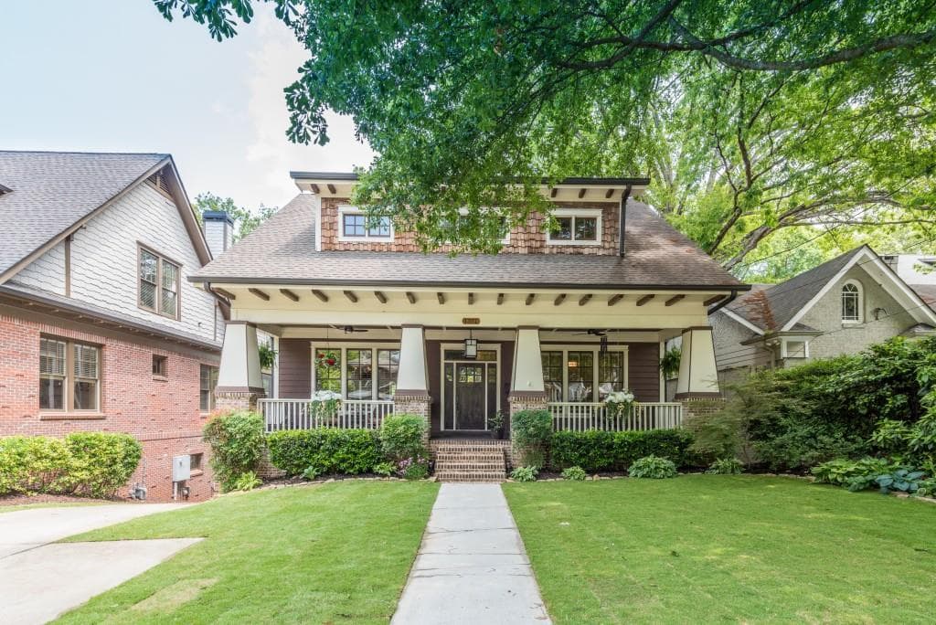 6 bedroom, 4,064 sq ft single family residence sold at 1371 Northview Avenue, Atlanta, GA 30306