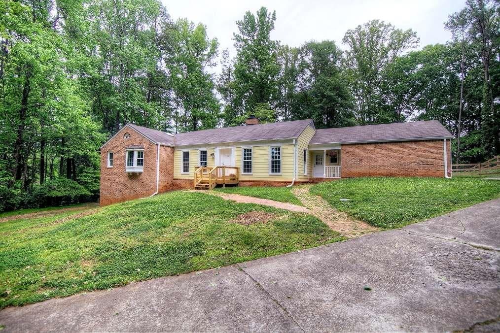 3 bedroom, 2,004 sq ft single family residence sold at 3830 Acworth Due West Road, Acworth, GA 30101