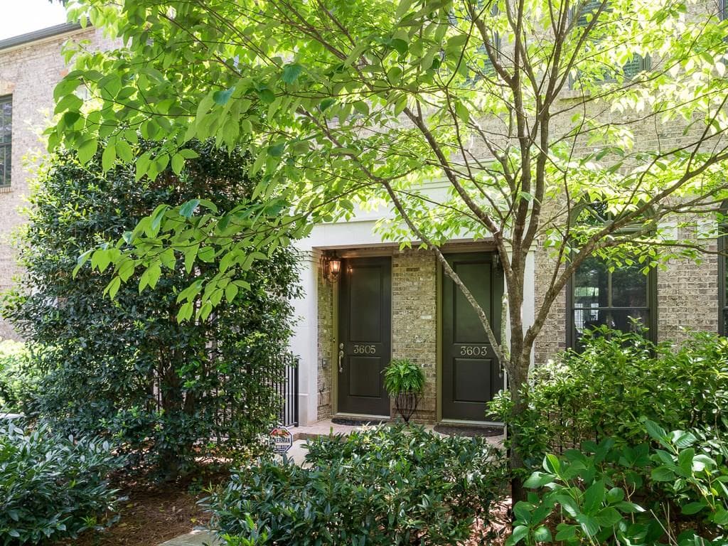 3 bedroom townhouse sold at 3605 Habersham Road, Atlanta, GA 30305