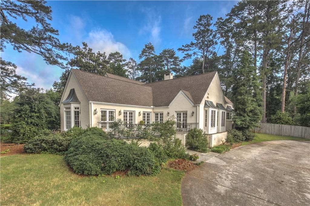 5 bedroom single family residence sold at 1010 E Club Lane, Atlanta, GA 30319