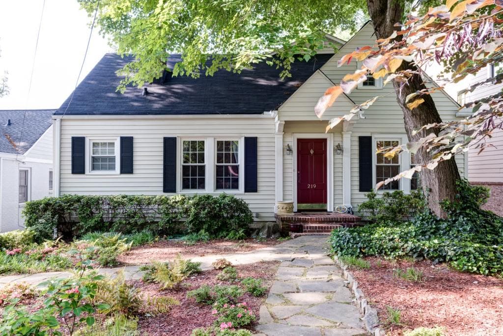 4 bedroom, 3,881 sq ft single family residence sold at 219 Springdale Drive, Atlanta, GA 30305