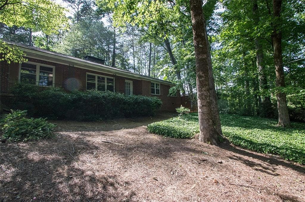 3 bedroom, 2,321 sq ft single family residence sold at 2160 Briarwillow Drive, Atlanta, GA 30345