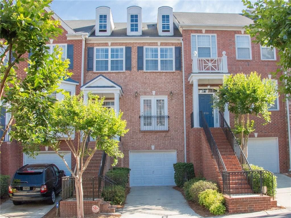 207 Macleans Cross Lane 207, Smyrna, GA 30082 — most recent listing photo