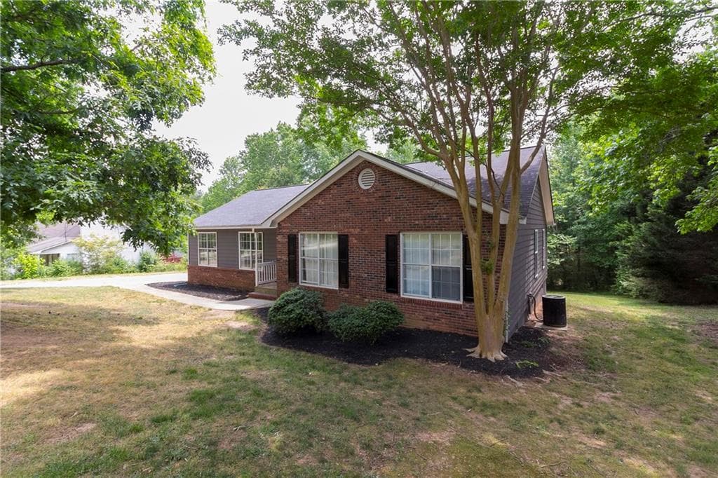 829 Ruswood Road, Winder, GA 30680 — most recent listing photo