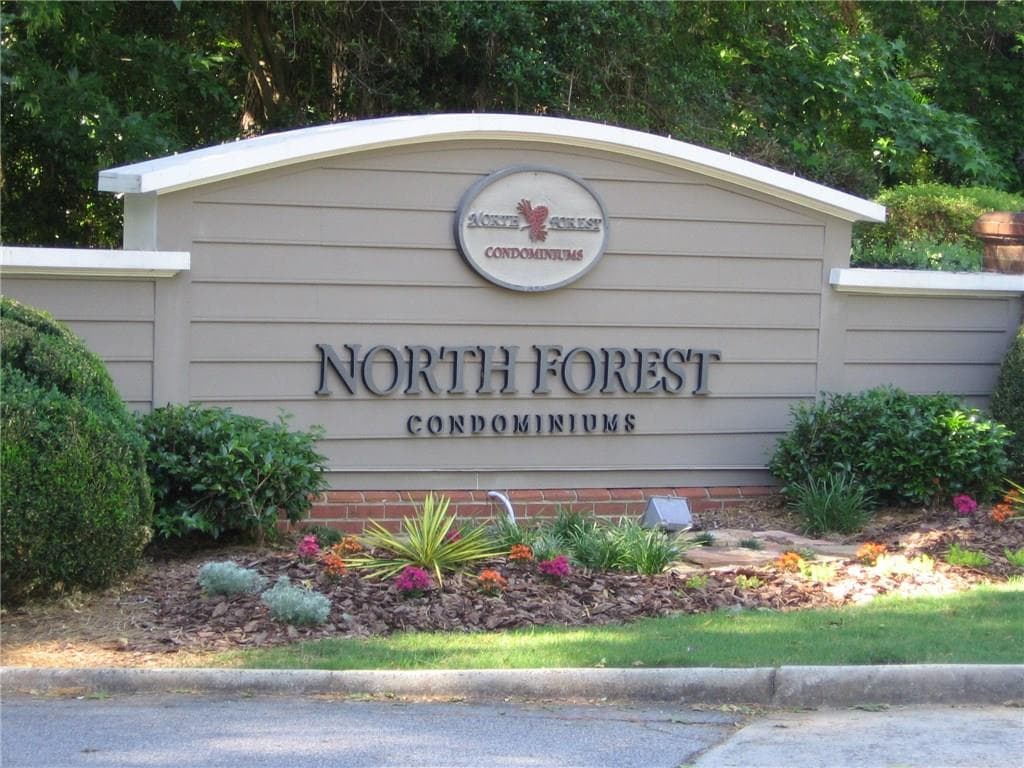 2 bedroom, 1,226 sq ft condominium sold at 2105 N Forest Trail, Dunwoody, GA 30338