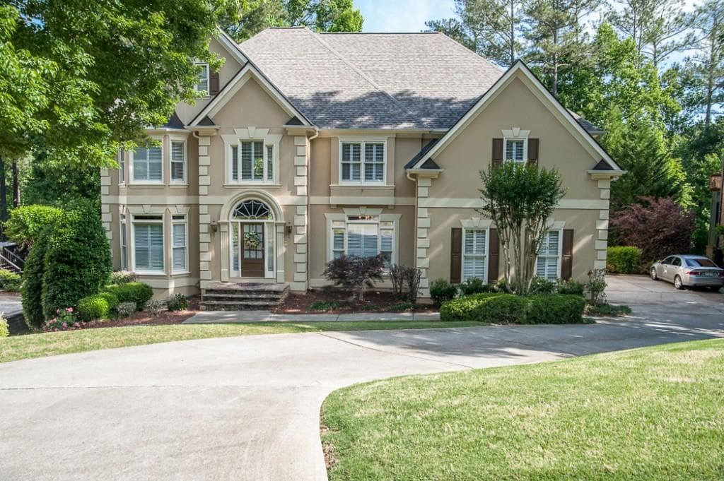 5 bedroom, 4,233 sq ft single family residence sold at 1330 Creek Ridge Crossing, Alpharetta, GA 30005