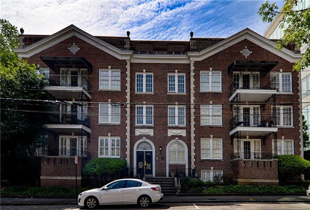 1 bedroom, 724 sq ft condominium sold at 61 16th Street 11, Atlanta, GA 30309