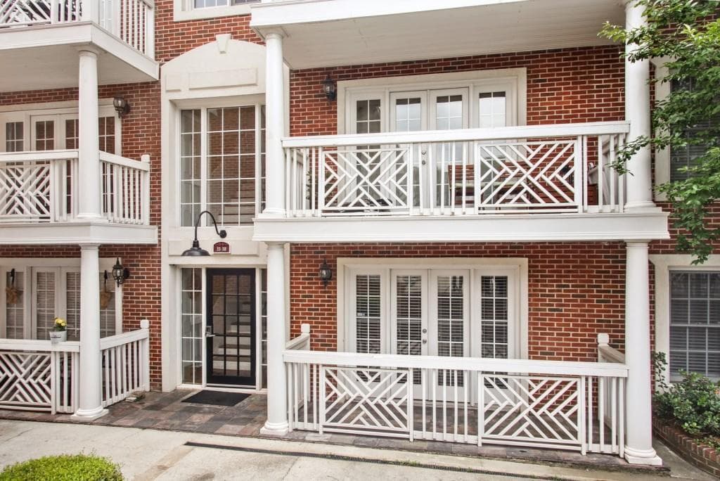 2 bedroom, 960 sq ft condominium sold at 885 Briarcliff Road F36, Atlanta, GA 30306
