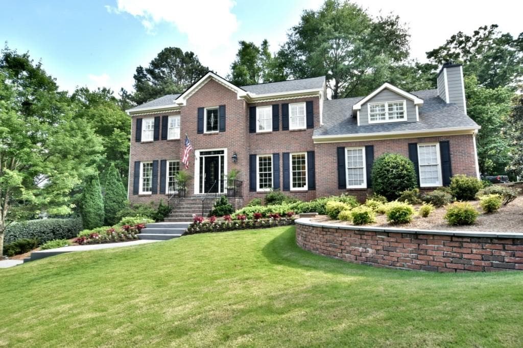 4 bedroom, 3,039 sq ft single family residence sold at 165 Foal Drive, Roswell, GA 30076