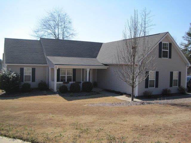 4 bedroom, 1,923 sq ft single family residence sold at 920 Roxeywood Drive, Winder, GA 30680