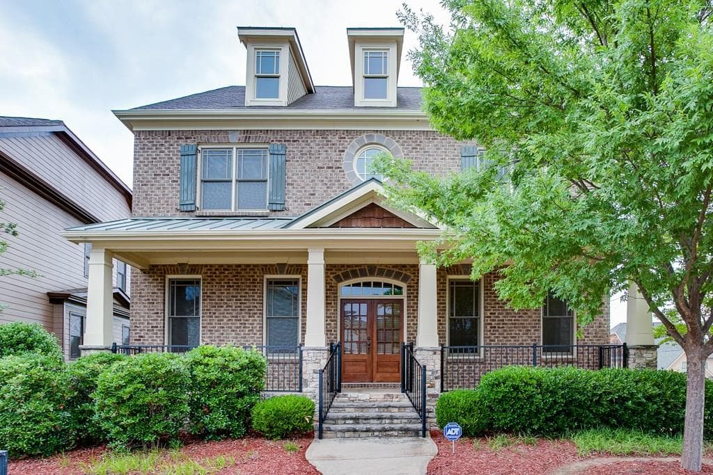 4 bedroom, 3,643 sq ft single family residence sold at 1801 Hickory Path Way, Suwanee, GA 30024