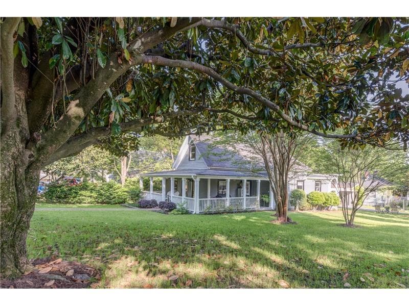 3 bedroom, 1,816 sq ft single family residence sold at 2929 Layton Avenue, Atlanta, GA 30318
