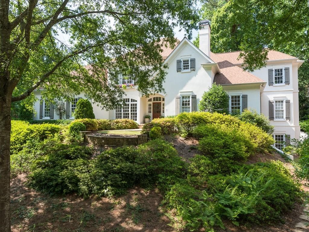 4 bedroom, 4,669 sq ft single family residence sold at 60 Asheworth Court, Atlanta, GA 30327