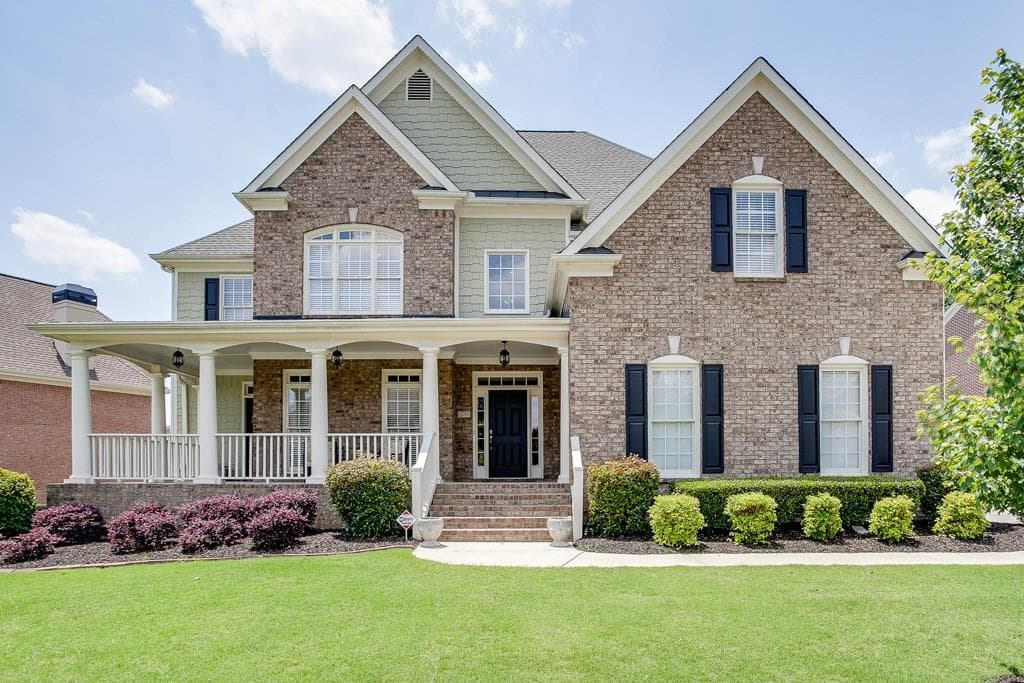 5 bedroom, 3,766 sq ft single family residence sold at 2812 Summer Branch Lane, Buford, GA 30519