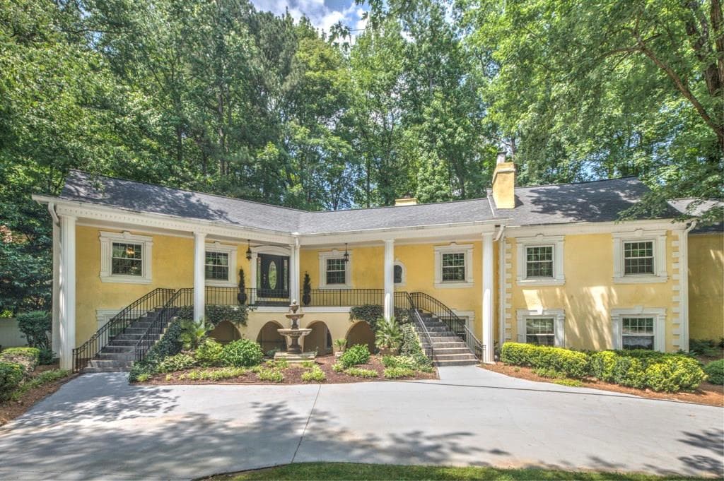 6 bedroom single family residence sold at 585 Idlewood Drive, Atlanta, GA 30327