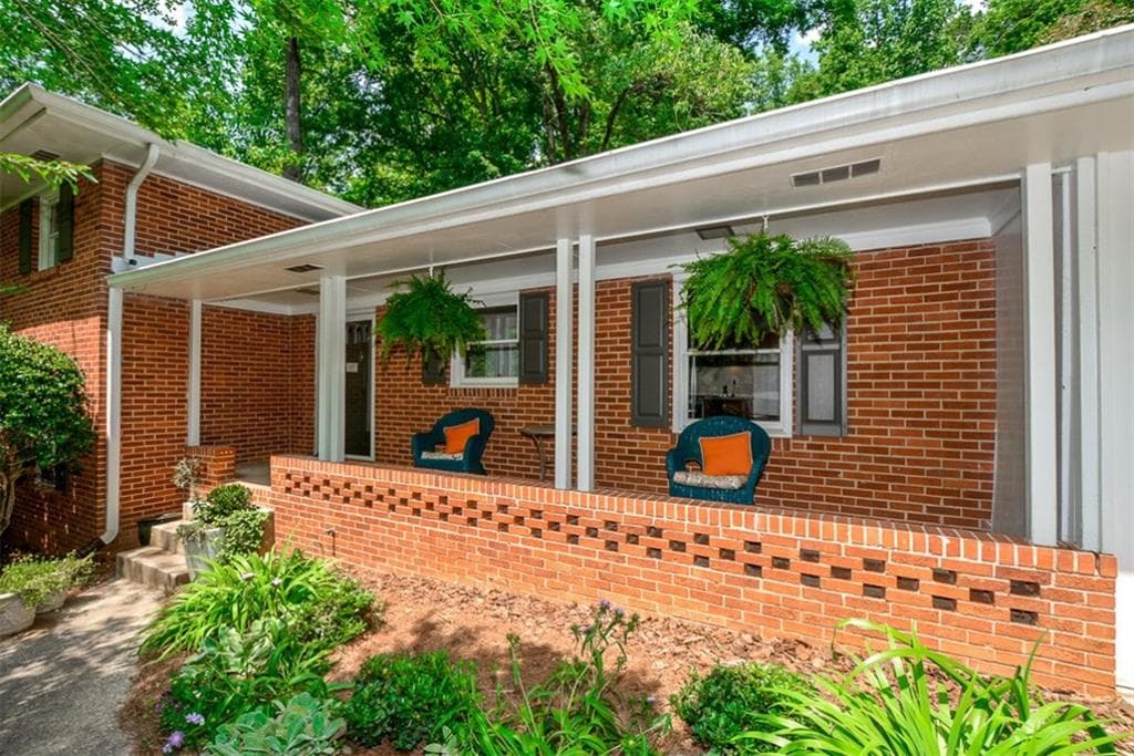 4 bedroom, 2,198 sq ft single family residence sold at 2447 CALADIUM Drive, Atlanta, GA 30345