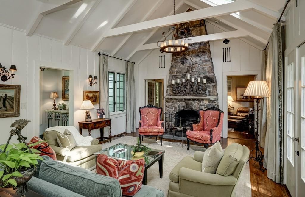 4 bedroom single family residence sold at 1030 Mount Paran Road, Atlanta, GA 30327