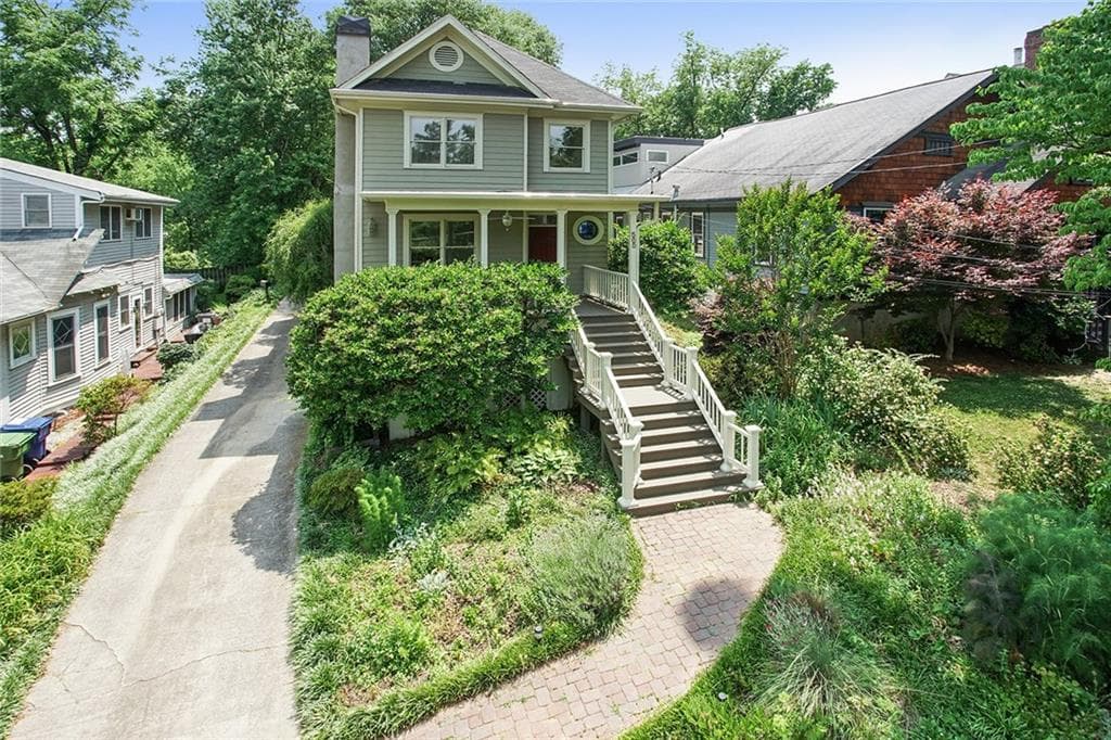 3 bedroom, 2,486 sq ft single family residence sold at 565 Greenwood Avenue, Atlanta, GA 30308