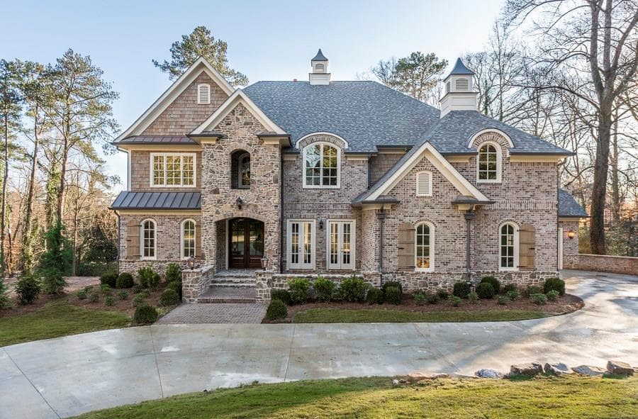 6 bedroom, 7,091 sq ft single family residence sold at 26 Barbara Lane, Atlanta, GA 30327