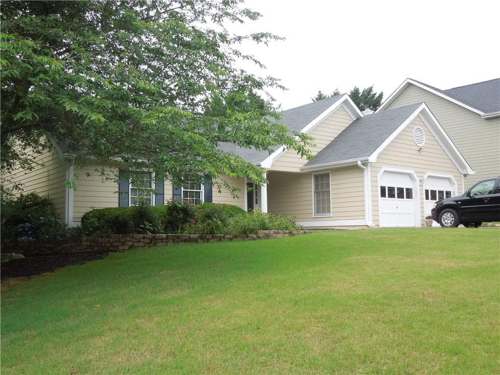 3 bedroom, 1,778 sq ft single family residence sold at 5505 Bentley Hall Drive, Alpharetta, GA 30005