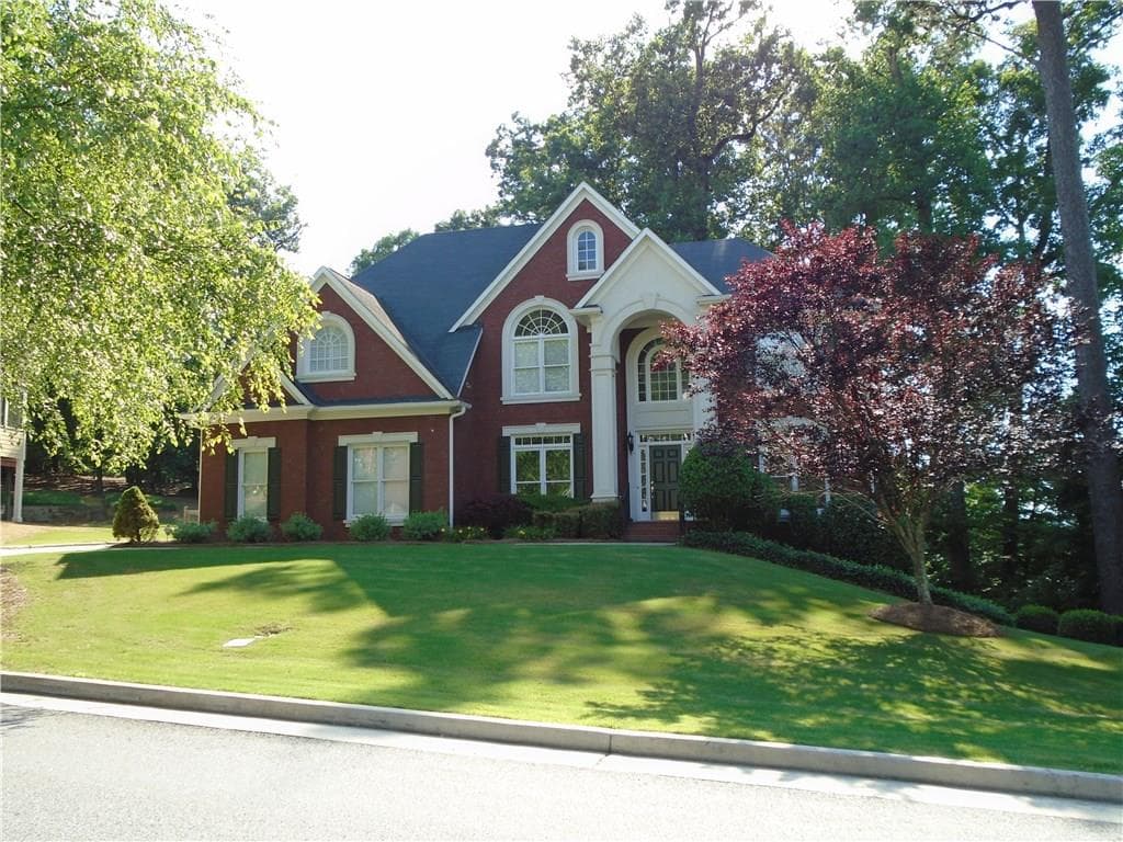 6 bedroom, 5,260 sq ft single family residence sold at 1900 Chattahoochee Run Drive, Suwanee, GA 30024