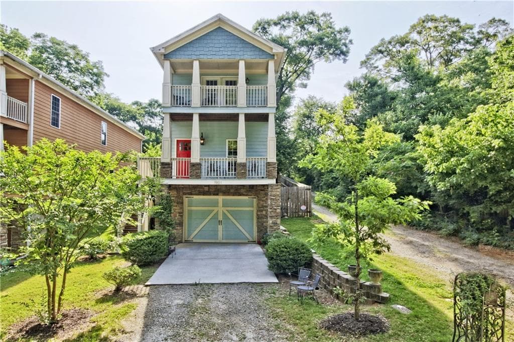 3 bedroom, 1,904 sq ft single family residence sold at 1901 Ford Street, Atlanta, GA 30318