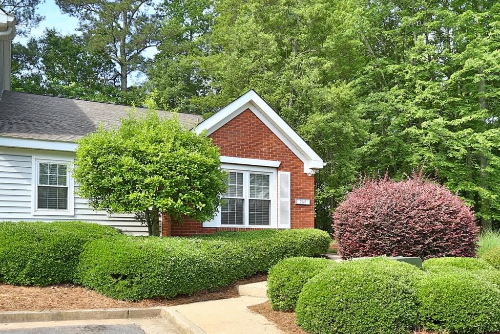 2 bedroom, 1,456 sq ft condominium sold at 7027 Somerset Circle 7027, Alpharetta, GA 30004